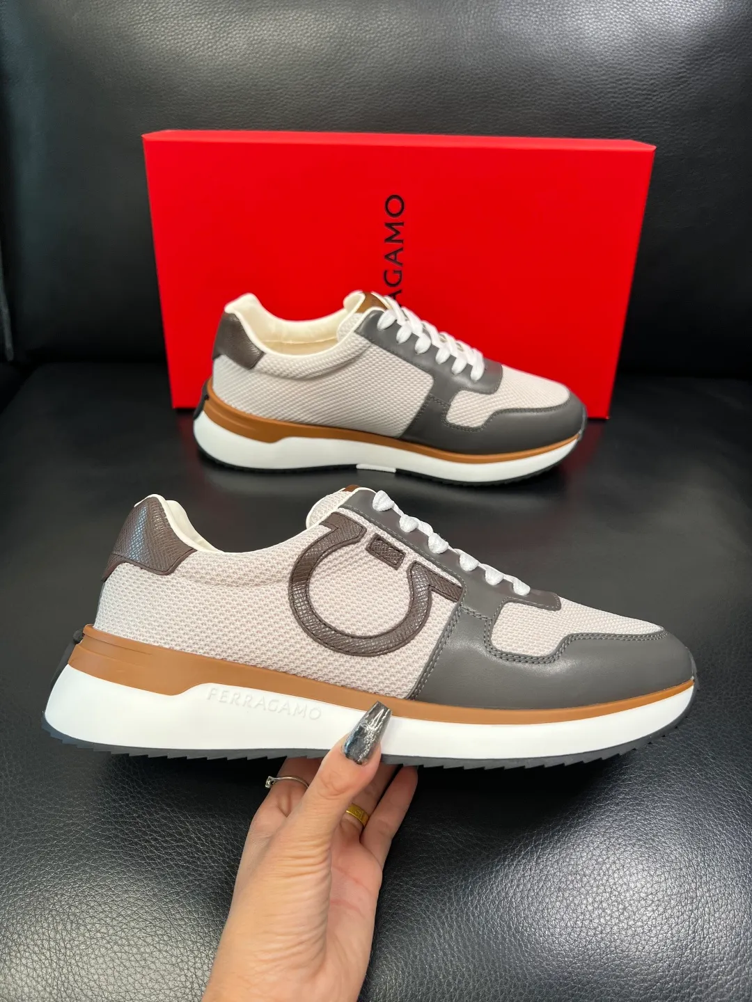 Men's shoes 💰820 Ferragamo High-quality top craftsmanship Ferragamo counters sell original factory configuration, imported original cowhide from Italy, imported water-dyed cow lining, soles: original factory special original soles are super comfortable, original factory and single goods, welcome to compare at the same time at the counter, code number 38-44 (customized 45 46)